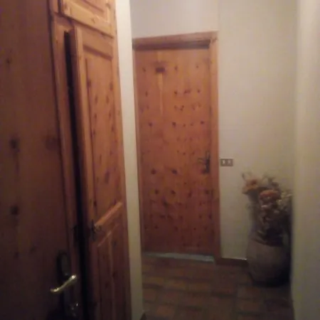 Gin Hotel 2*