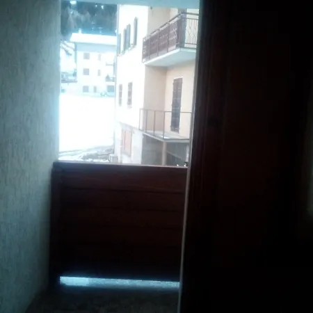 Gin Hotel 2*