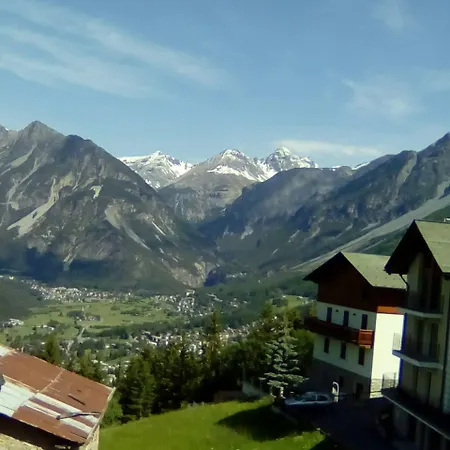 Hotel Gin 2*